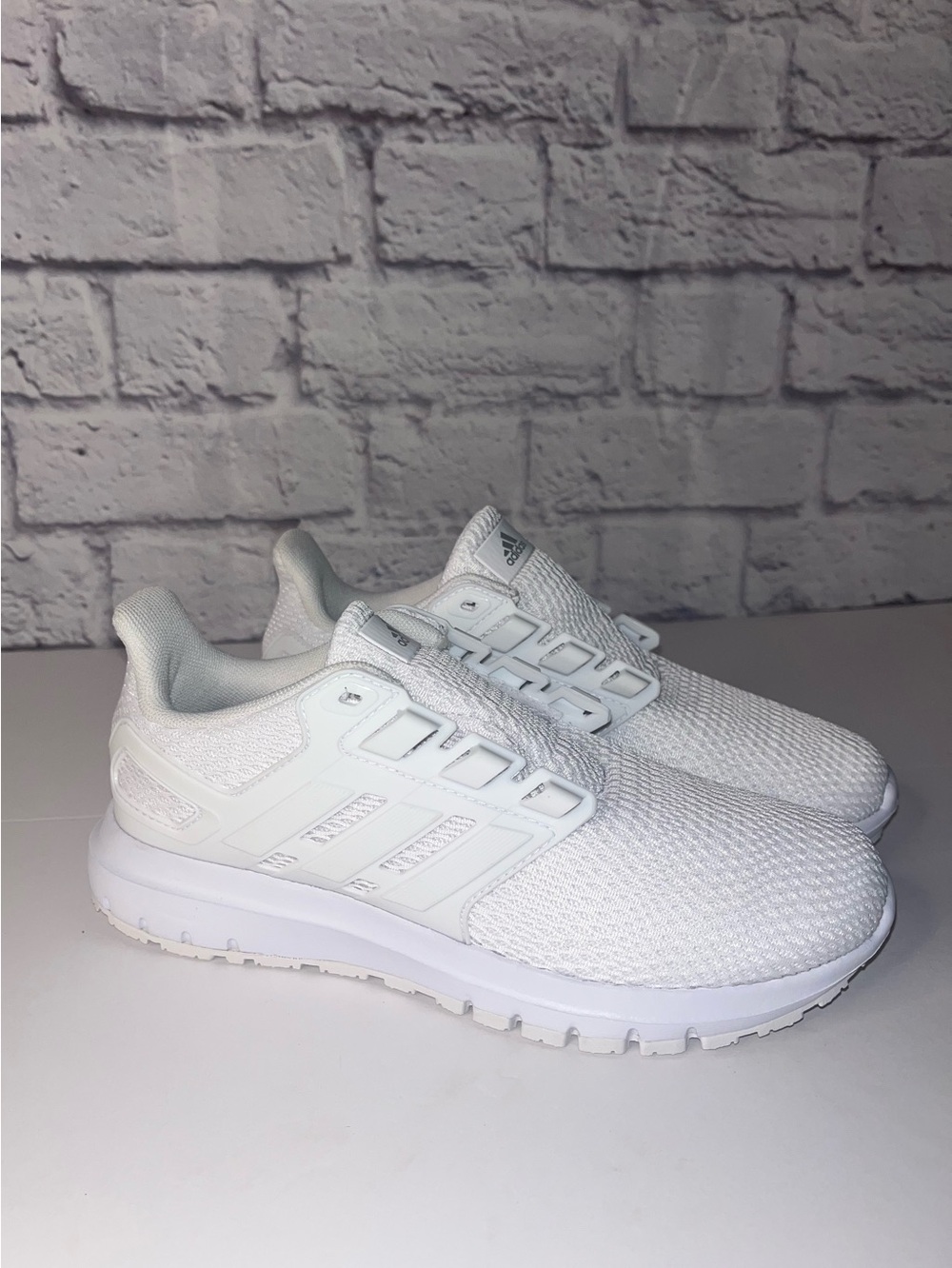 Adidas Ultimashow Shoes / Sneakers - NEW Womens Size 6.5 New White